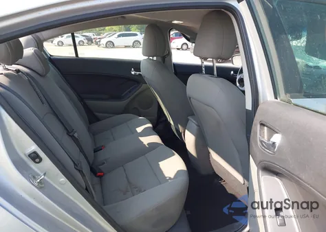 2016 Kia Forte Lx z USA, uszkodzony, nr VIN KNAFK4A60G5541963